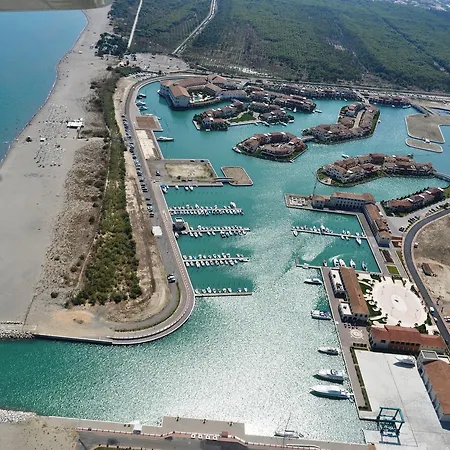 Marinagri Aparthotel 4*